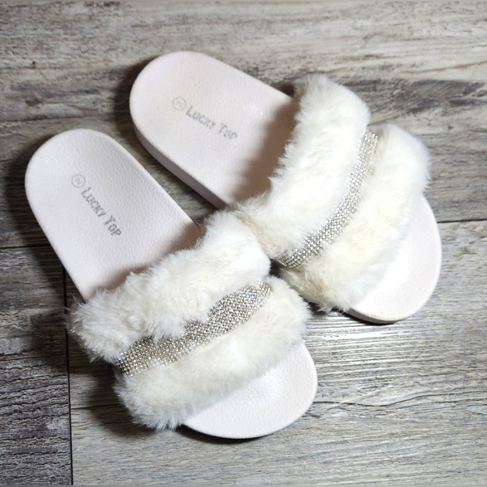 Lucky Top Girls Faux Fur Rhinestone Mosssy Slides- White